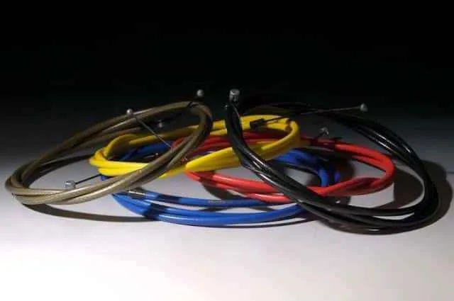 Cablu linear Eclat The Core otel plastic rosu 2011