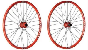 Roata spate DT E2200 559x22 32spite Shimano CL Disc 9 viteze rosu