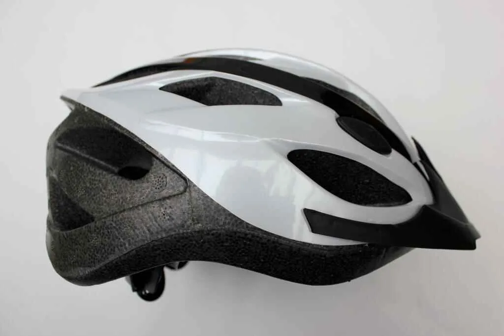 Casca Bikeforce cu vizor BLADE alb Glue-On head lock 6 M