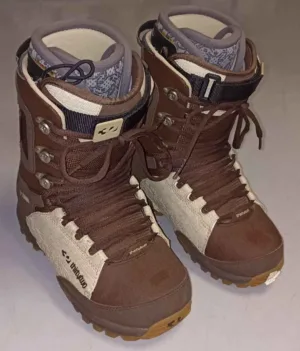 Clapari Snowboard Thirty Two Lashed 42