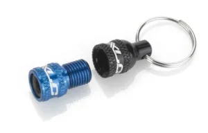 Breloc XLC cu adaptor valva AV la DV/ SV black/blue