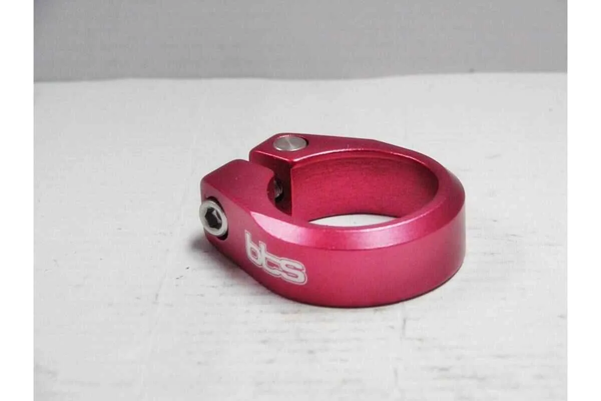 Colier pentru tija de sa 31.8 mm BTS rosu