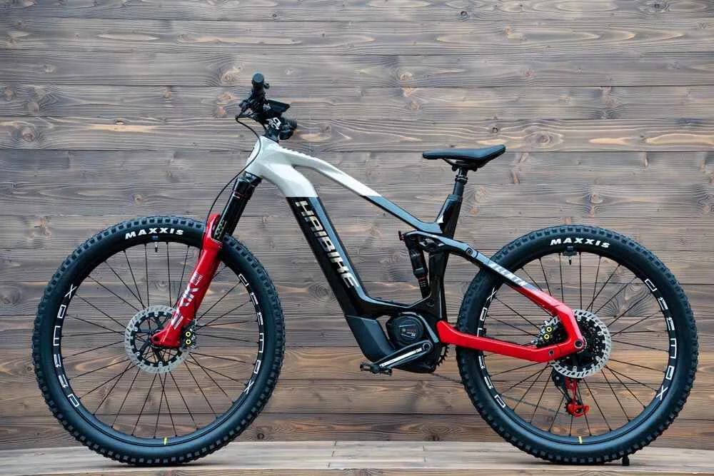 e-bike Haibike AllMtn CF SE i750Wh 12-G X01 AXS Eagle L gloss black grey red chrome - imagine 3