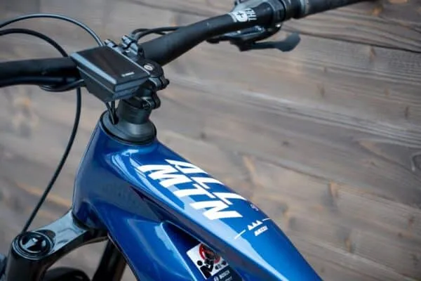 e-bike Haibike AllMtn CF 9 i750 12-G NX Eagle L gloss fade blue white - imagine 3
