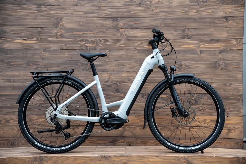 e-bike Haibike Trekking 7 Low i720Wh 12-G 2023 M urban grey white - imagine 2