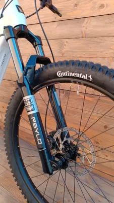 e-bike Haibike ALLTRAIL 8 27.5 High Cues 11 600Wh 2025 S white/blue/gold glossy - imagine 3