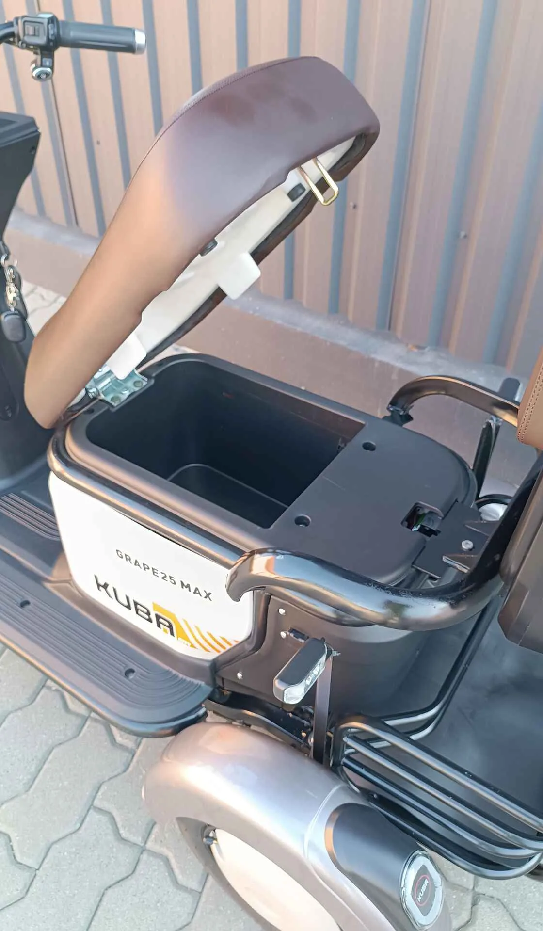 Triciclu electric Kuba Grape 25 Max capuccino putere motor 500W - imagine 9