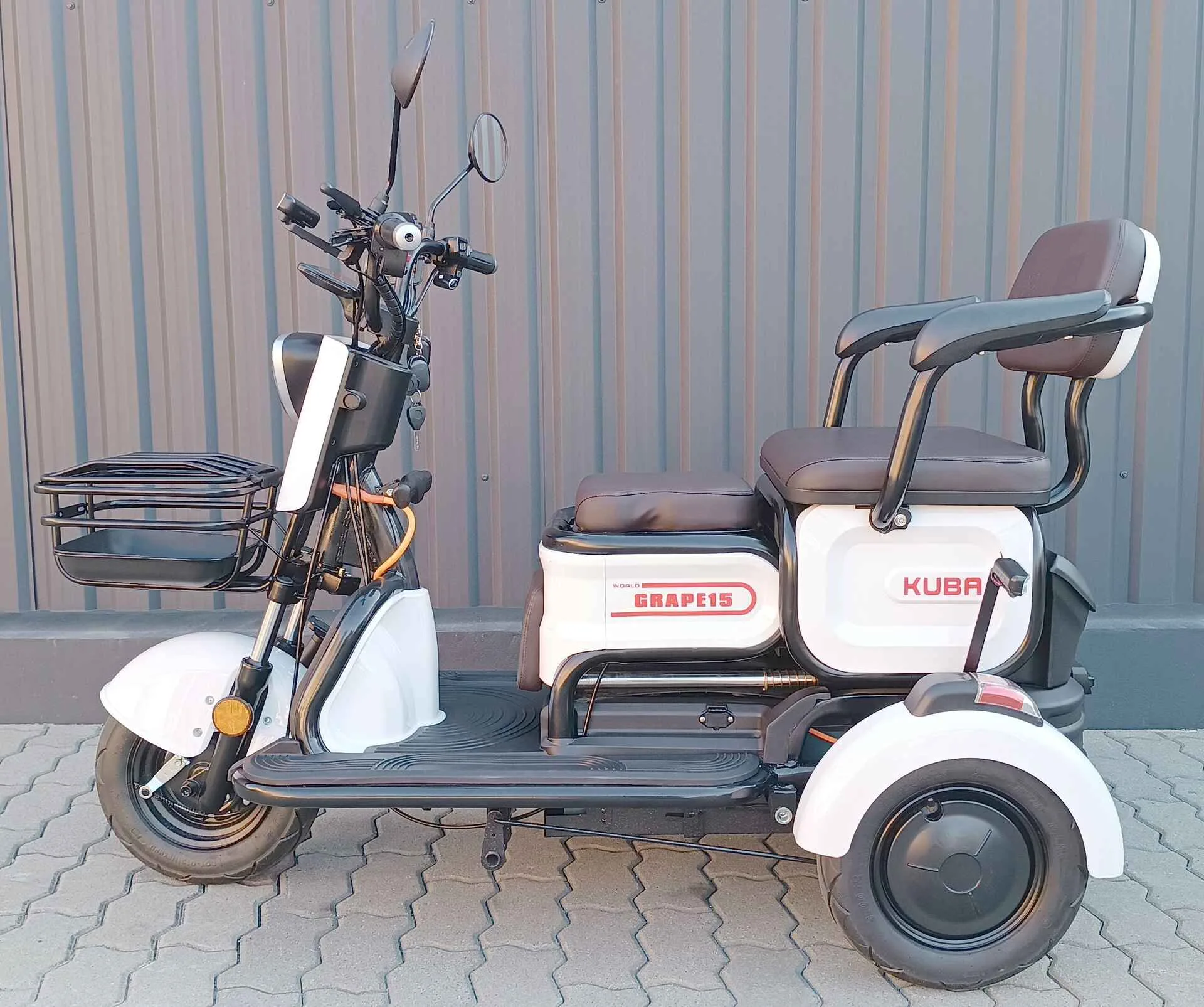Triciclu electric Kuba Grape 15 alb putere motor 500W fara permis