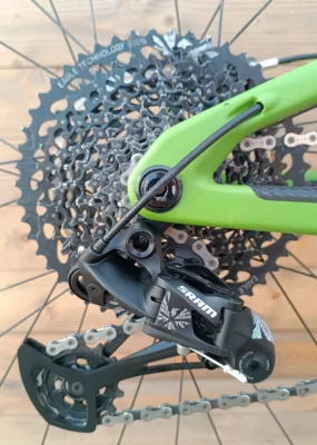 Bicicleta Second Hand Santa Cruz NOMAD C verde magenta XL - imagine 8