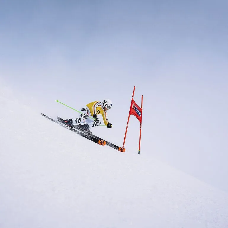 Casca schi Uvex invictus all black 60-61 - imagine 7