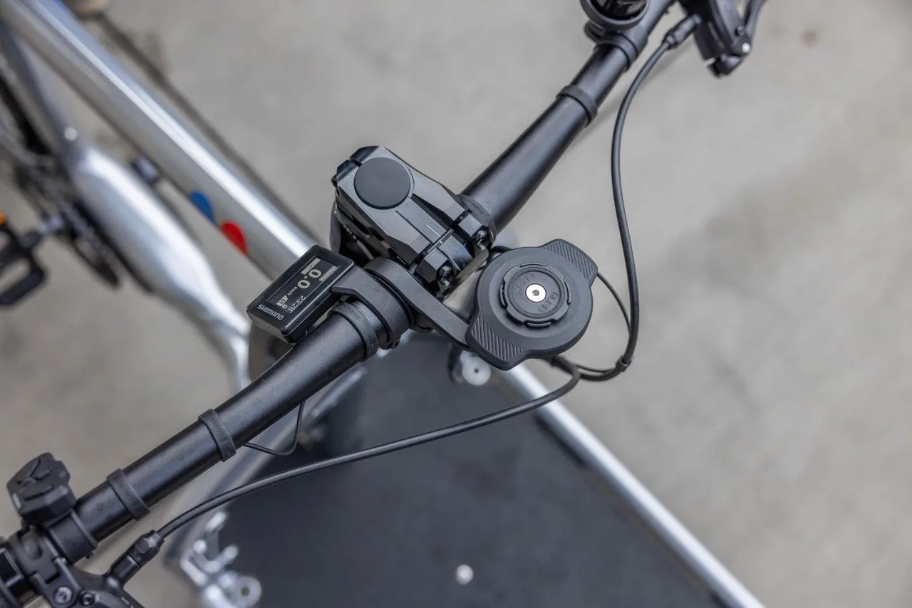 Quad Lock incarcator wireless (cap) impermeabil USB negru - imagine 4