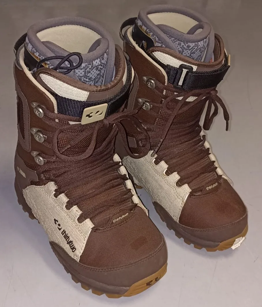 Clapari Snowboard Thirty Two Lashed 42