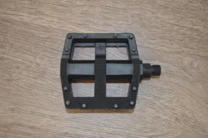 Pedale platforma mare PVC ax 14mm negru Krypton-X