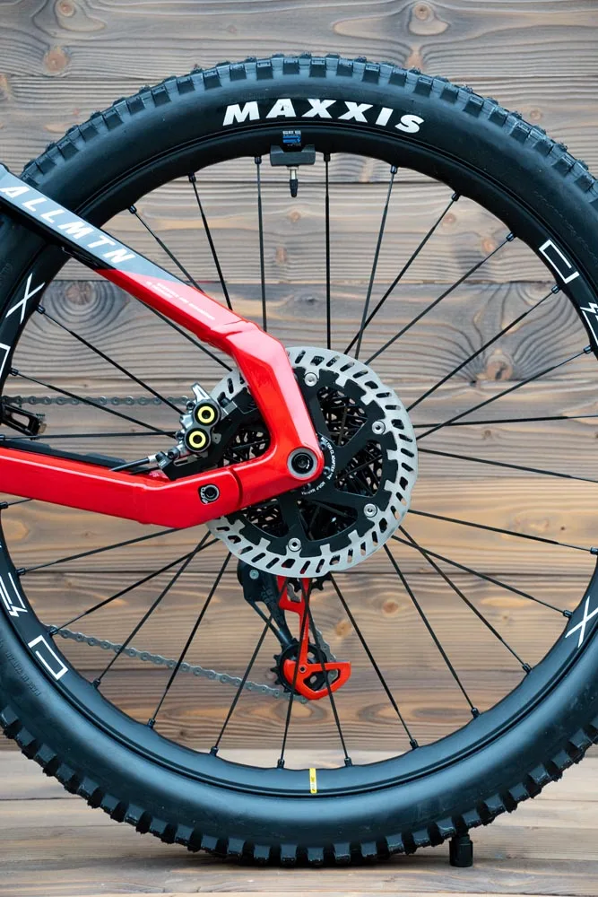 e-bike Haibike AllMtn CF SE i750Wh 12-G X01 AXS Eagle L gloss black grey red chrome - imagine 7