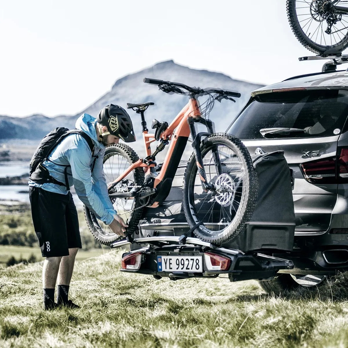 Thule cutie BackSpace XT se monteaza pe suportul de bicicleta VeloSpace XT - imagine 8