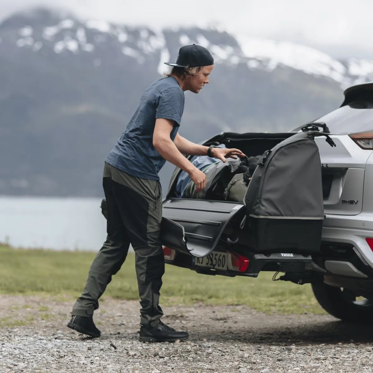 Thule cutie BackSpace XT se monteaza pe suportul de bicicleta VeloSpace XT - imagine 9