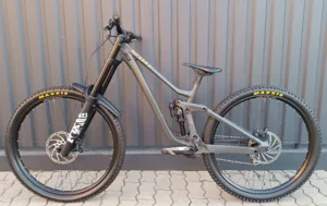 Bicicleta Second Hand Scott Gambler DH gri S - imagine 2