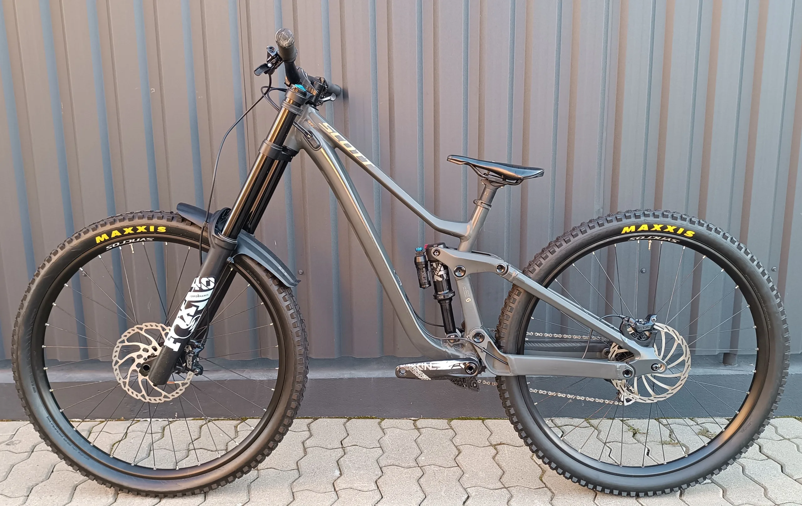 Bicicleta Second Hand Scott Gambler DH gri S - imagine 2