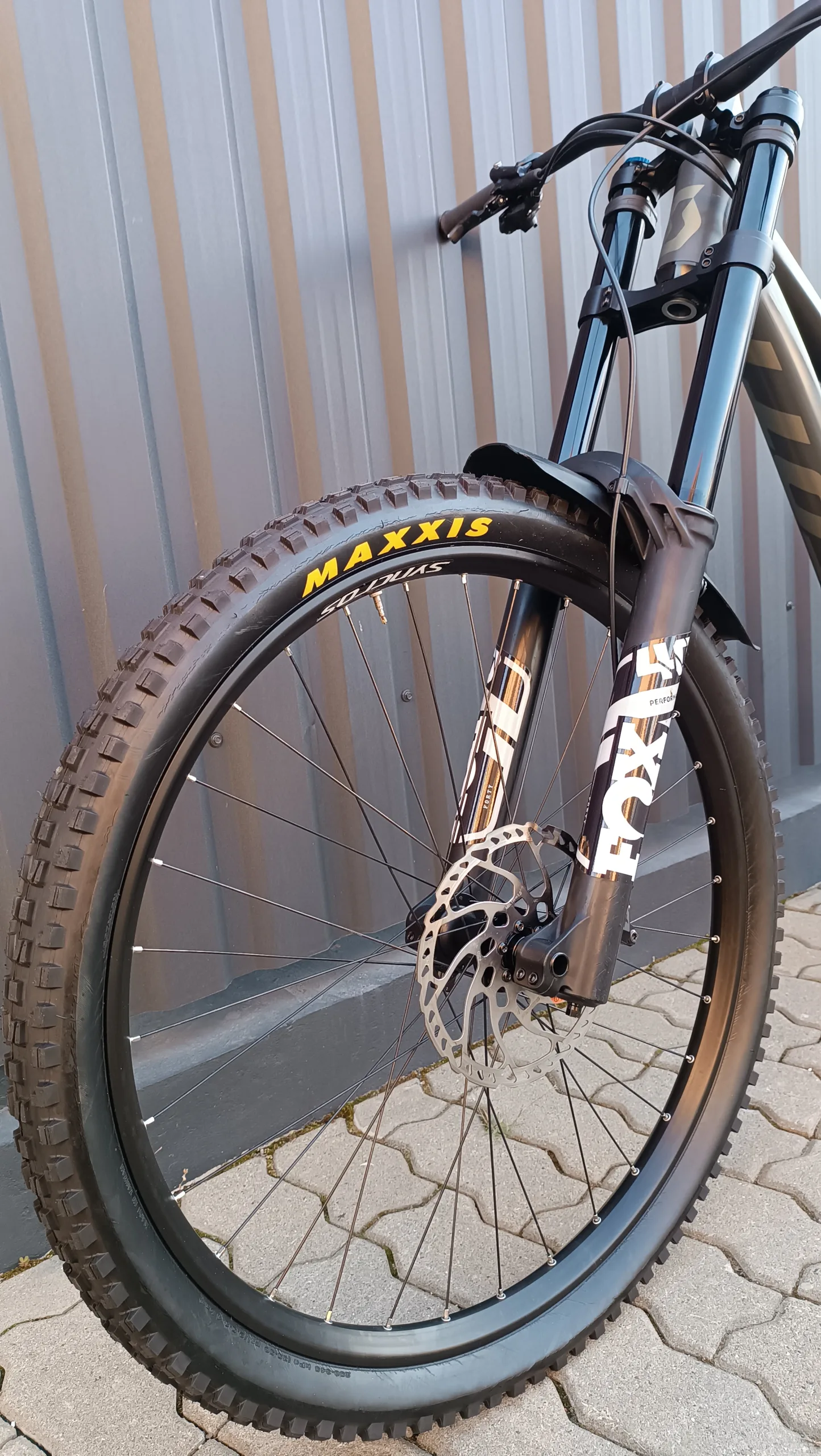 Bicicleta Second Hand Scott Gambler DH gri S - imagine 3